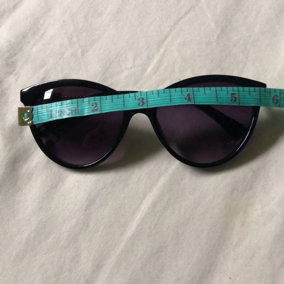 Black Round Cat Eye Sunglasses - Picture 6 of 6